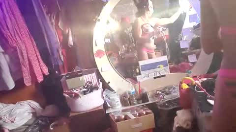 Snapshot of merelyalover chatting on January 21, 2025, 11:55 pm gurlnips online show from January 21, 2025, 11:55 pm