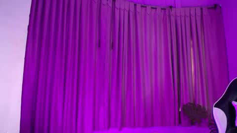 Snapshot of meridadunbroch chatting on November 27, 2025, 1:13 pm Merida online show from November 27, 2025, 1:13 pm