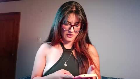 Snapshot of meridafaux_ chatting on January 18, 2026, 3:32 am Merida online show from January 18, 2026, 3:32 am