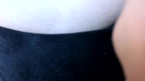 laura 3 i am independent model online show from February 18, 2026, 1:34 am