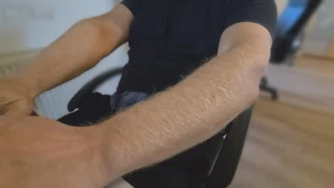 meridian132 online show from November 4, 2025, 3:22 pm