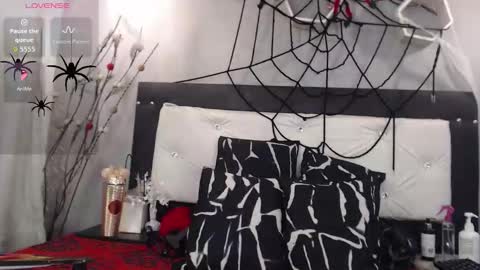 meriiiidaa online show from October 24, 2025, 4:20 am