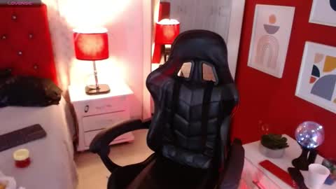 merly online show from November 11, 2025, 1:44 pm