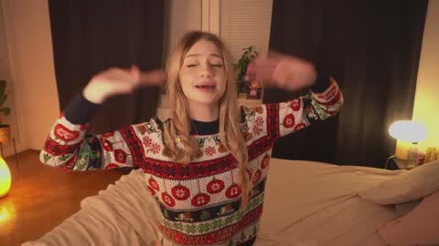 Lara OFFLINE  online show from December 23, 2024, 1:18 am