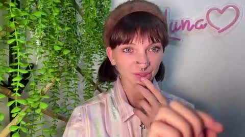 Annie online show from June 11, 2026, 1:09 pm
