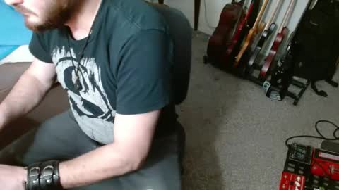 Snapshot of metalsharkk chatting on March 1, 2025, 4:04 am metalsharkk online show from March 1, 2025, 4:04 am