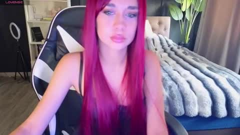 vollmond online show from October 7, 2025, 7:27 am