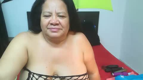 mhia1972 online show from April 5, 2026, 4:53 am