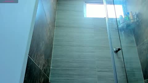 Mhia  online show from September 10, 2025, 7:25 pm