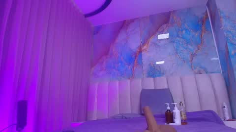 Emi online show from March 17, 2026, 7:17 pm