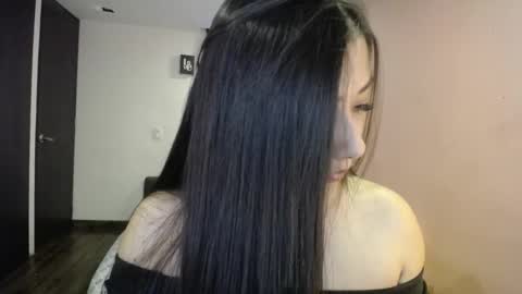 Mia zoe online show from January 15, 2025, 5:05 pm