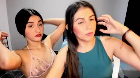 mia_18nice online show from April 15, 2026, 2:40 am