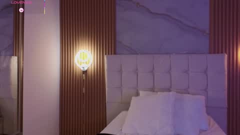 mia online show from September 10, 2025, 11:38 pm