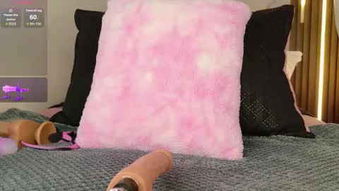 Mia Blonde online show from October 19, 2025, 8:09 pm