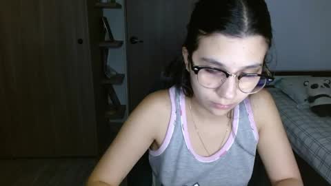 Mia online show from April 7, 2026, 4:24 am