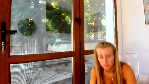 Mia  Milan online show from June 8, 2026, 5:41 am