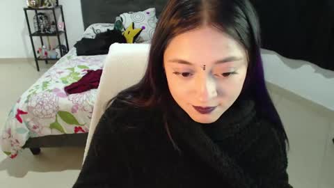 mia online show from December 5, 2024, 4:31 am