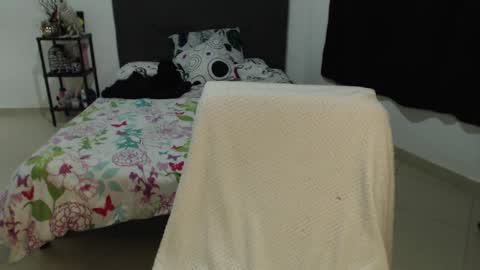 mia online show from December 6, 2024, 6:04 am