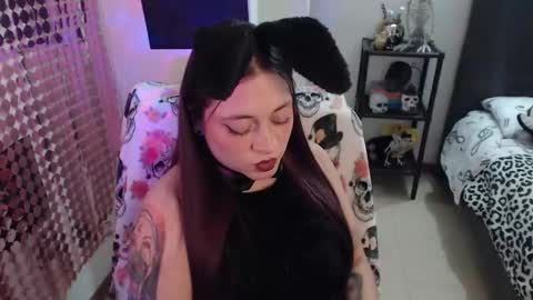 mia online show from October 1, 2025, 11:11 pm