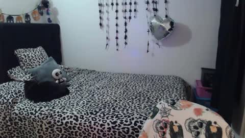 mia online show from January 9, 2026, 4:04 am