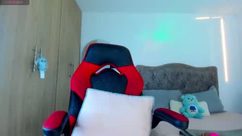 mia_adamsxxx online show from June 9, 2026, 10:54 pm