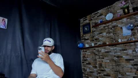 Mia and vincentt model indepent online show from November 15, 2025, 1:03 am