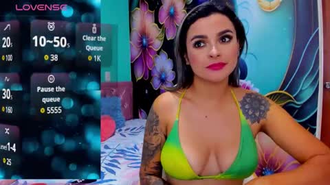 Mia online show from December 13, 2024, 4:43 am