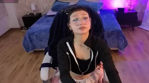 Snapshot of mia_bloom2 chatting on May 26, 2026, 4:52 am mia online show from May 26, 2026, 4:52 am