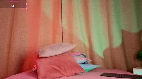   online show from October 17, 2025, 2:48 am