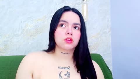 Mia  online show from October 10, 2025, 12:04 pm