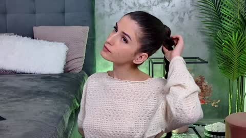 Freya Allen online show from January 21, 2025, 9:15 pm