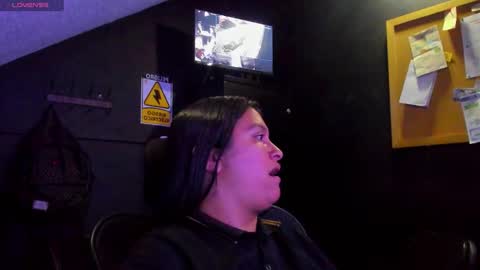Mia daniela  online show from October 24, 2025, 2:41 am