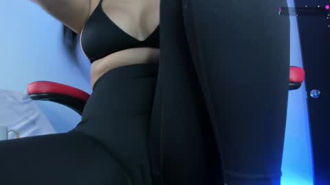 Mia online show from March 11, 2025, 8:09 pm