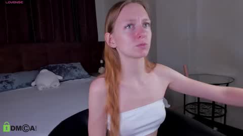 mia_e1fie online show from September 9, 2025, 8:25 am