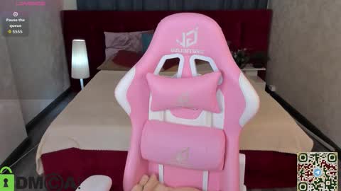 mia_e1fie online show from December 15, 2025, 8:07 am