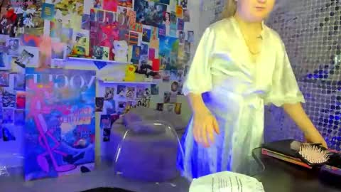 Mia online show from March 31, 2026, 3:08 am