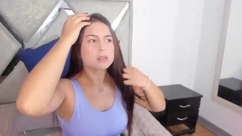 mia fox online show from October 21, 2025, 12:28 pm