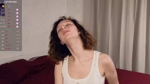 Mia  online show from February 13, 2025, 1:37 pm