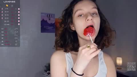 Mia  online show from March 2, 2025, 12:32 pm