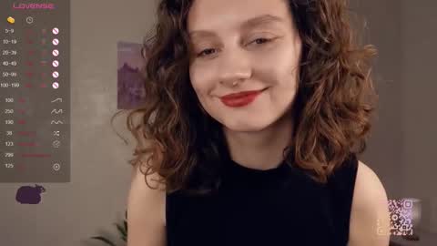 Mia  online show from September 18, 2025, 2:19 pm