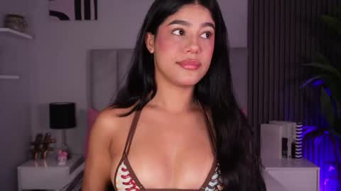 Mia  online show from April 10, 2026, 12:43 pm