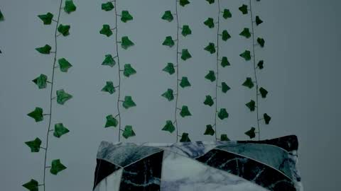 MIA online show from November 6, 2025, 10:10 pm