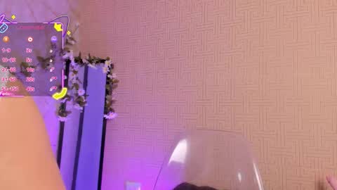 Mia online show from September 24, 2025, 11:13 am