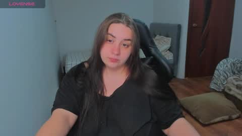 Mia online show from March 30, 2026, 9:27 pm