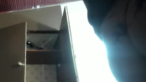 Val  online show from December 22, 2025, 11:29 am