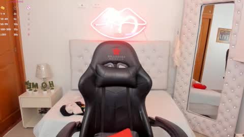    online show from January 22, 2025, 3:40 pm