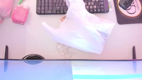    online show from October 7, 2025, 12:02 pm