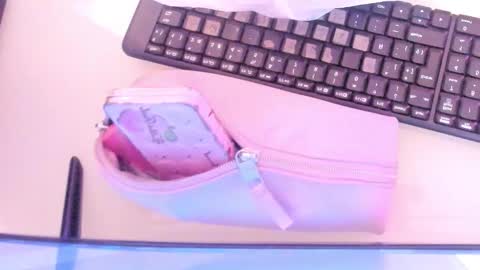    online show from December 4, 2025, 12:14 pm