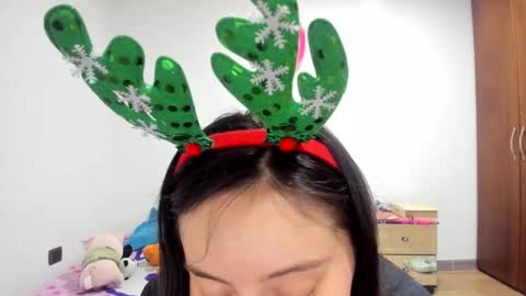 mia kaneee online show from December 7, 2024, 4:53 am