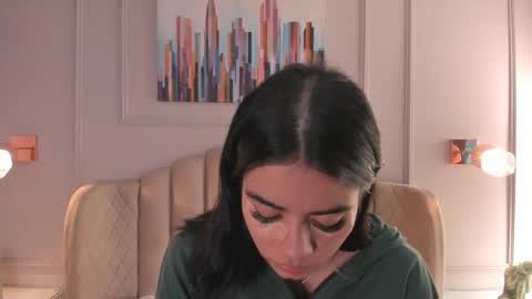 Mia online show from December 18, 2025, 2:28 am